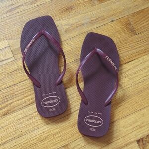 havaianas slim square logo pop up flip flops (maroon)